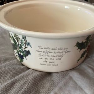 PORTMEIRION THE HOLLY AND THE IVY ROUND CASSEROLE DISH (NO LID)